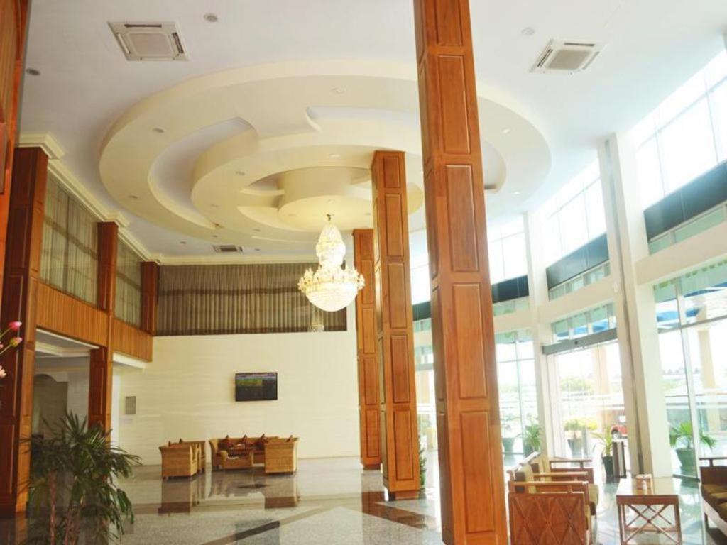 Myat Nan Yone Hotel Naypyidaw Экстерьер фото