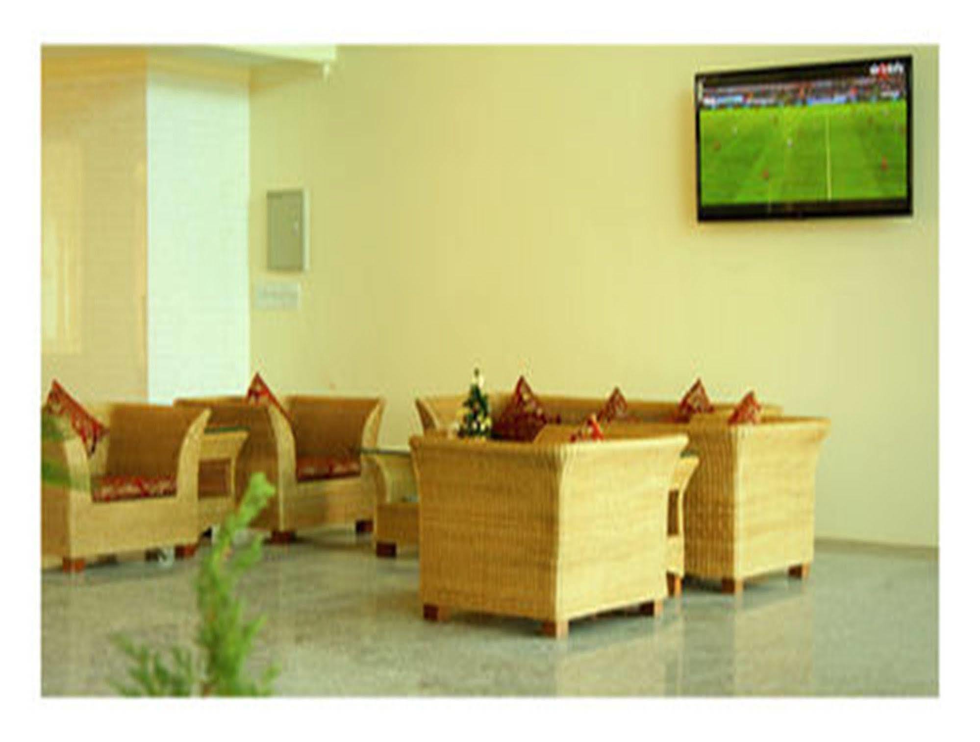 Myat Nan Yone Hotel Naypyidaw Экстерьер фото