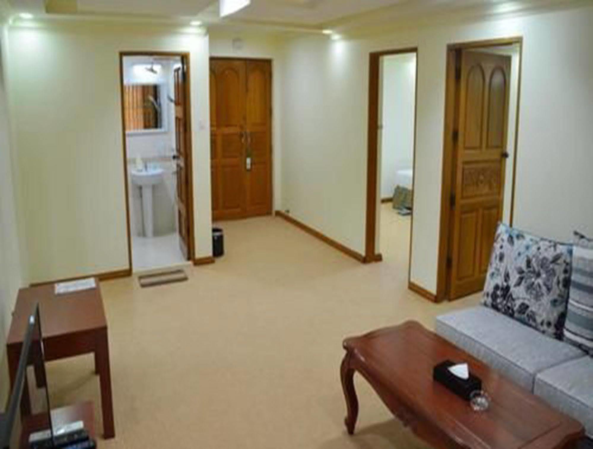 Myat Nan Yone Hotel Naypyidaw Экстерьер фото