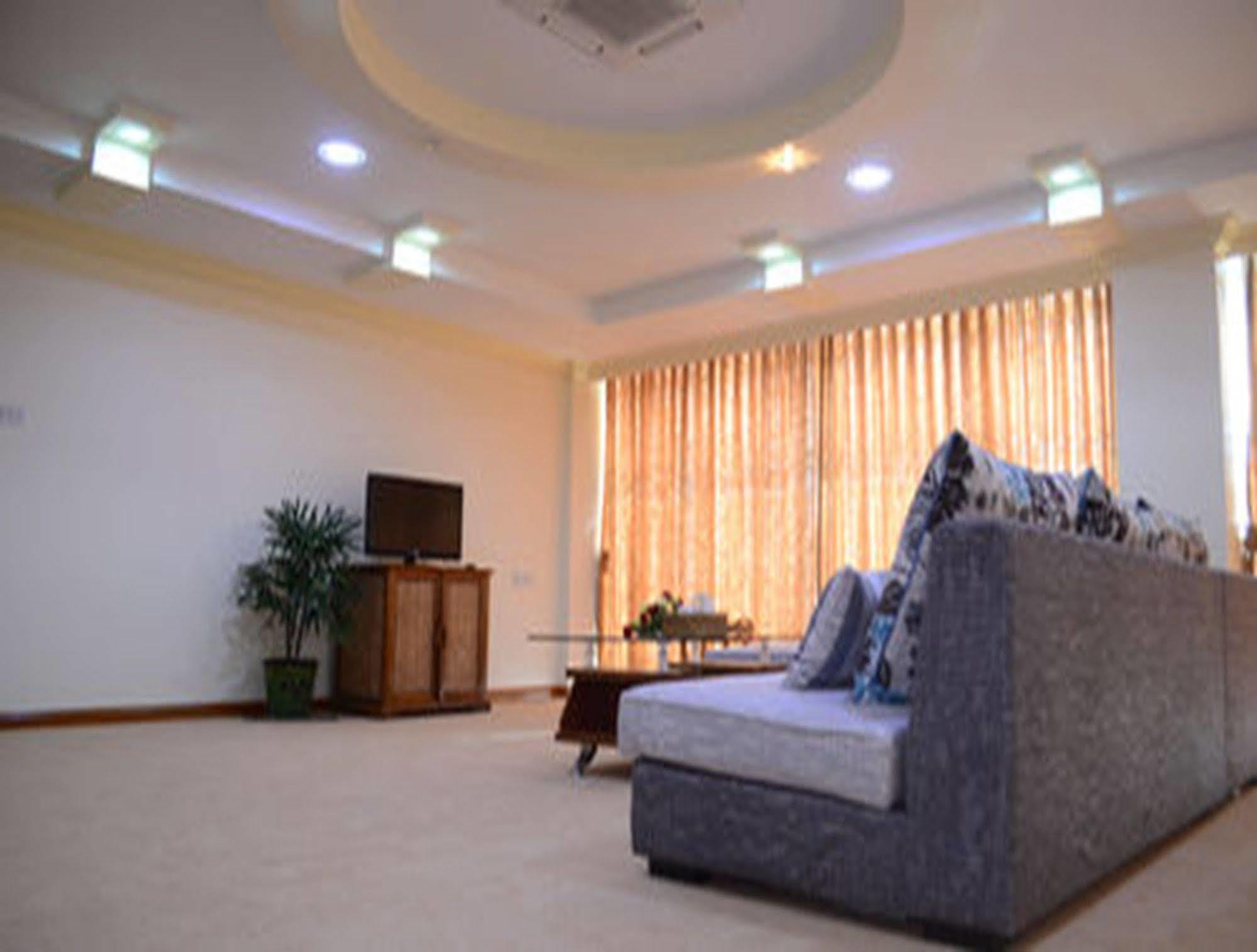 Myat Nan Yone Hotel Naypyidaw Экстерьер фото