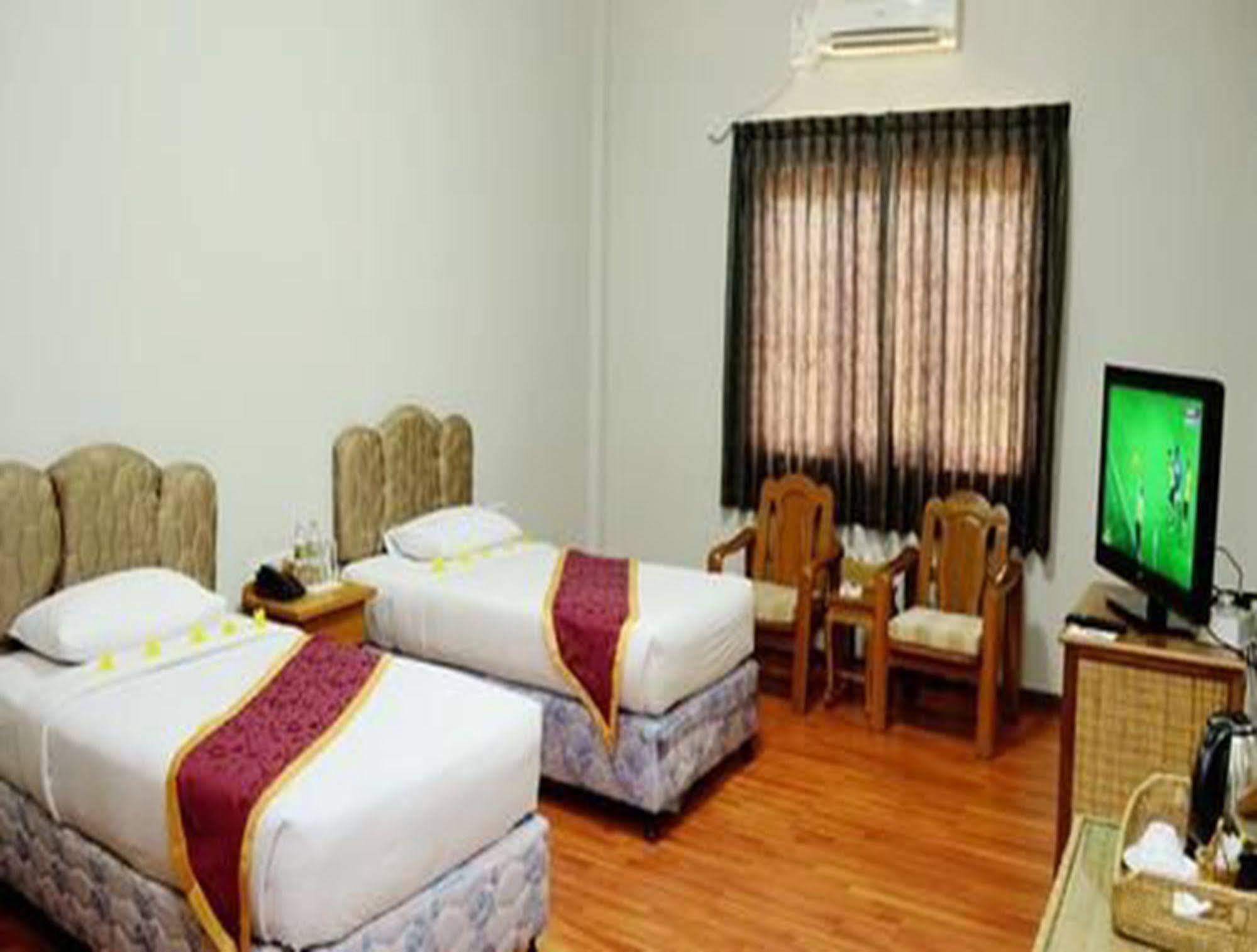 Myat Nan Yone Hotel Naypyidaw Экстерьер фото