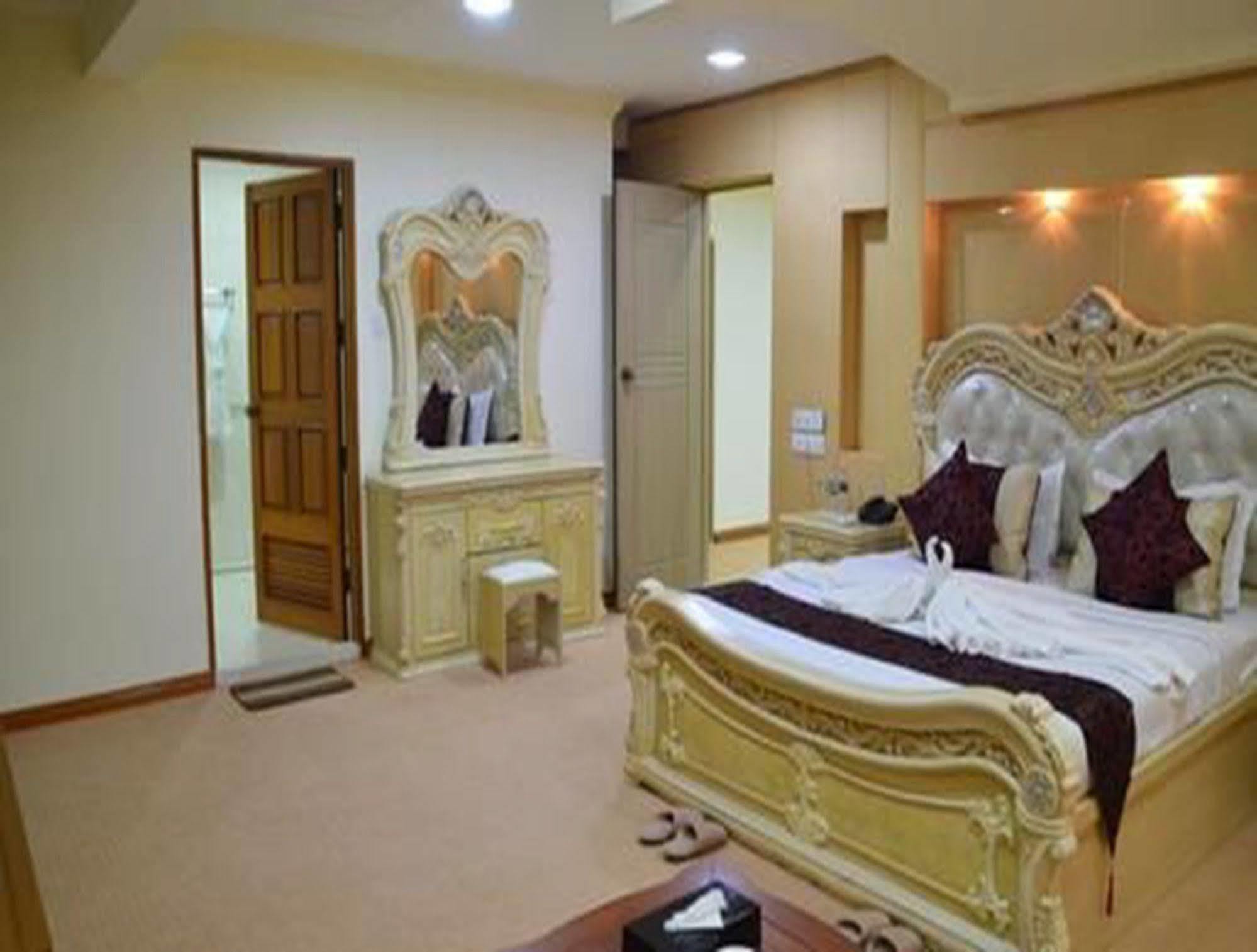 Myat Nan Yone Hotel Naypyidaw Экстерьер фото